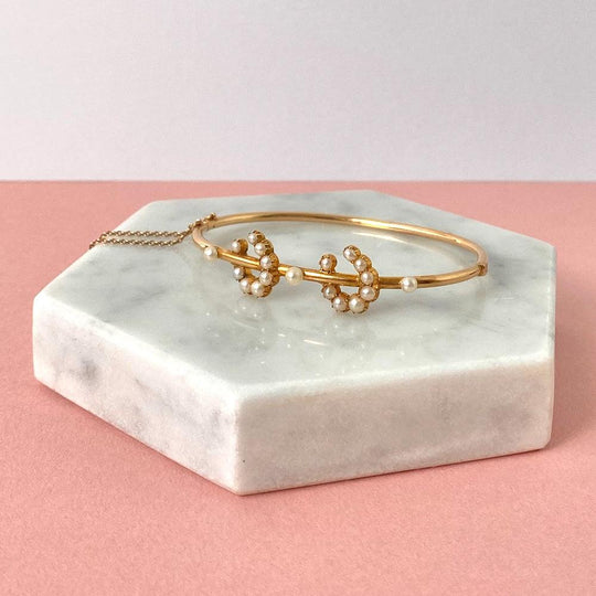 Unveiling the Elegance of the Timeless Allure of Vintage Gold Bangle - Mayveda Jewelry