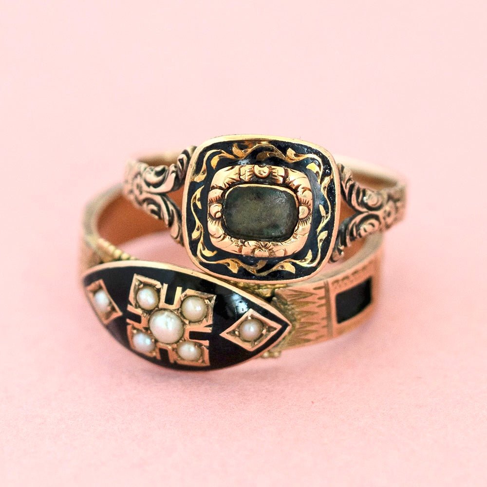 Victorian 1860–1880 Gold Black Enamel Mourning Antique Ring, view 4