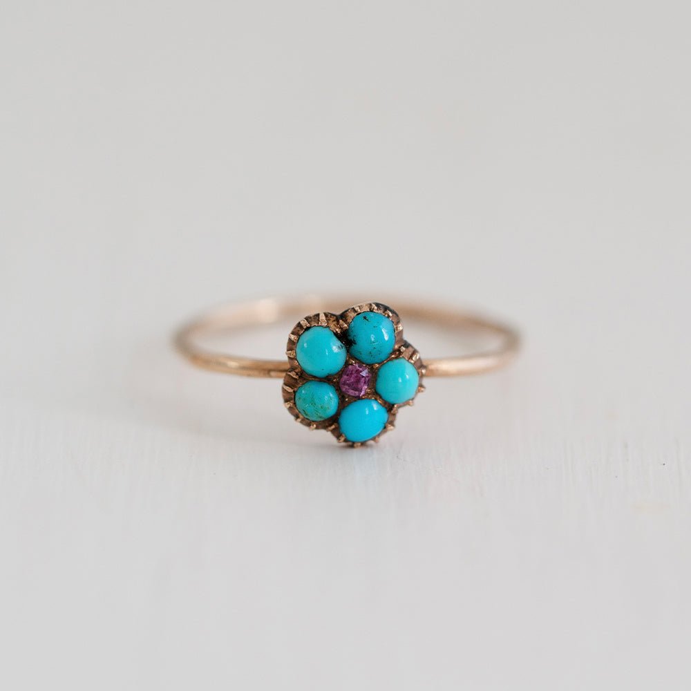 Anillo antiguo c.1890 de oro rosa de 9 quilates con flor de turquesa y rubí, view 7