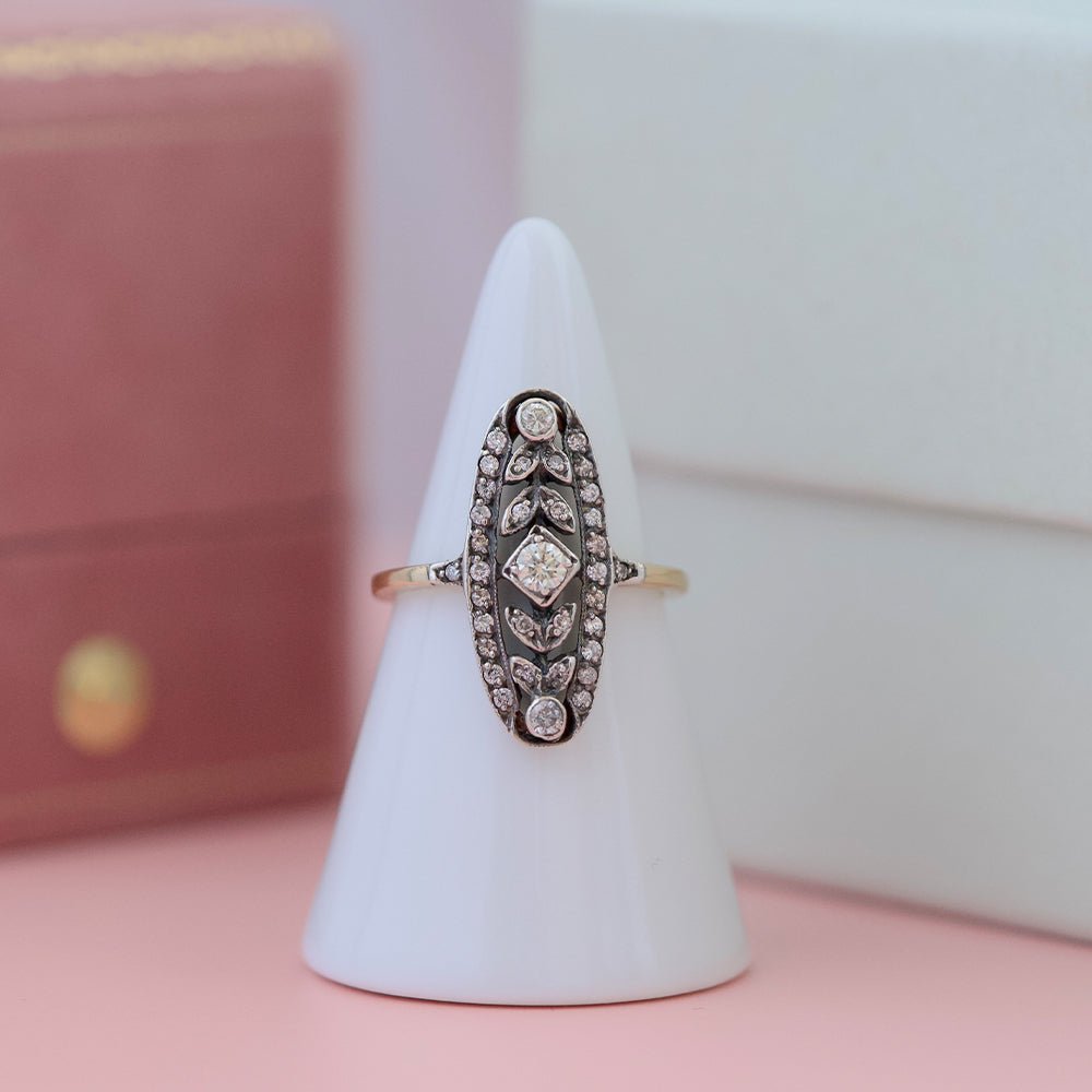 Anillo antiguo de platino y oro de 18 quilates con diamantes de la época eduardiana, view 2