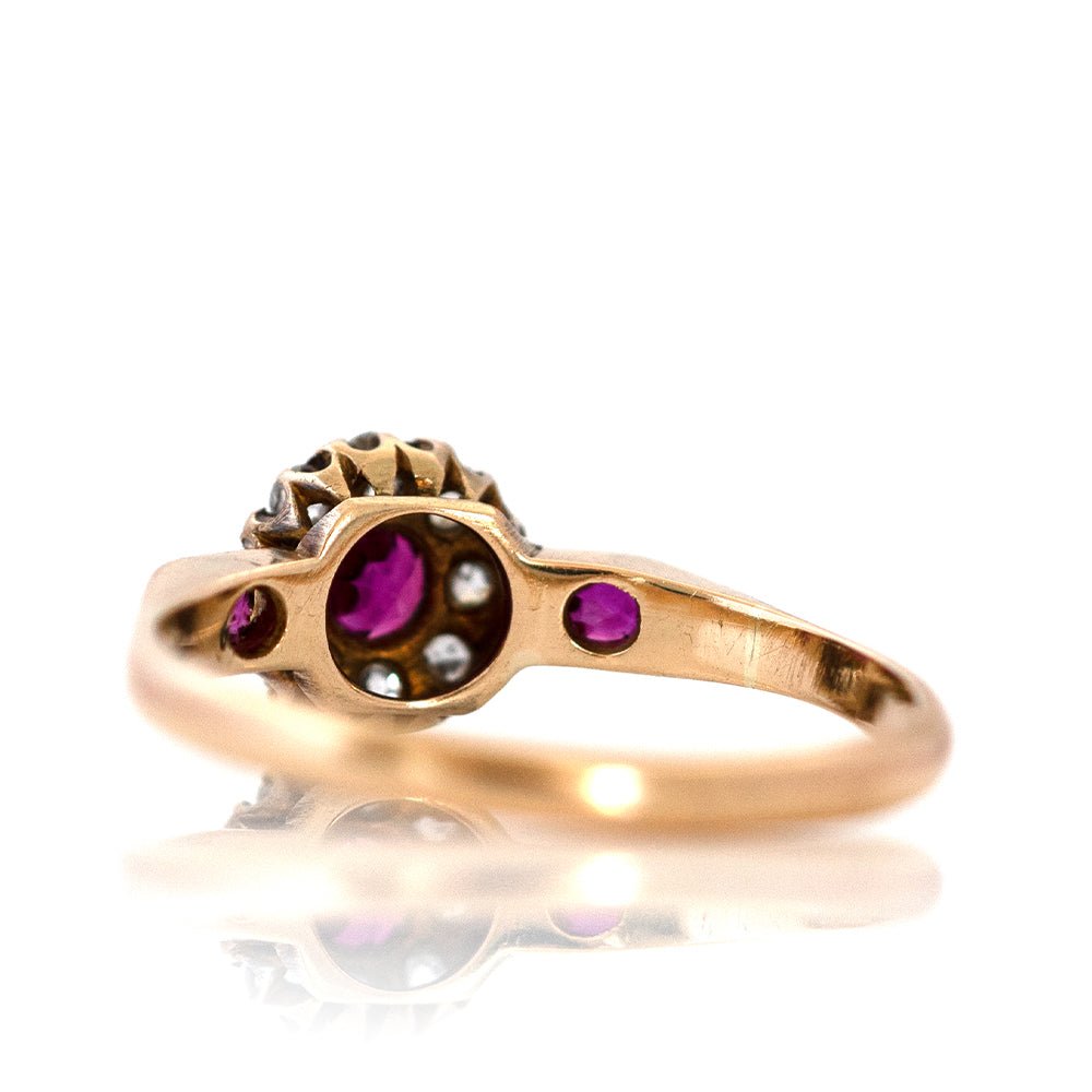 Anillo de halo de oro de 18 quilates con rubí y diamante antiguo, view 15
