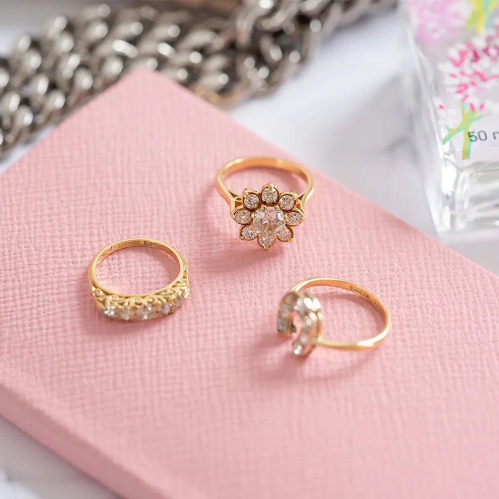 Victorian 0.80 Carat Diamond 18K Gold Horseshoe Antique Ring, view 9