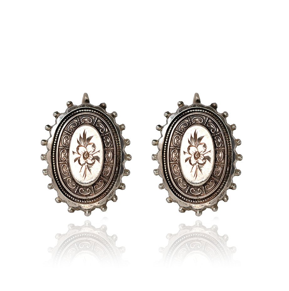 Pendientes antiguos victorianos de flores de 1881