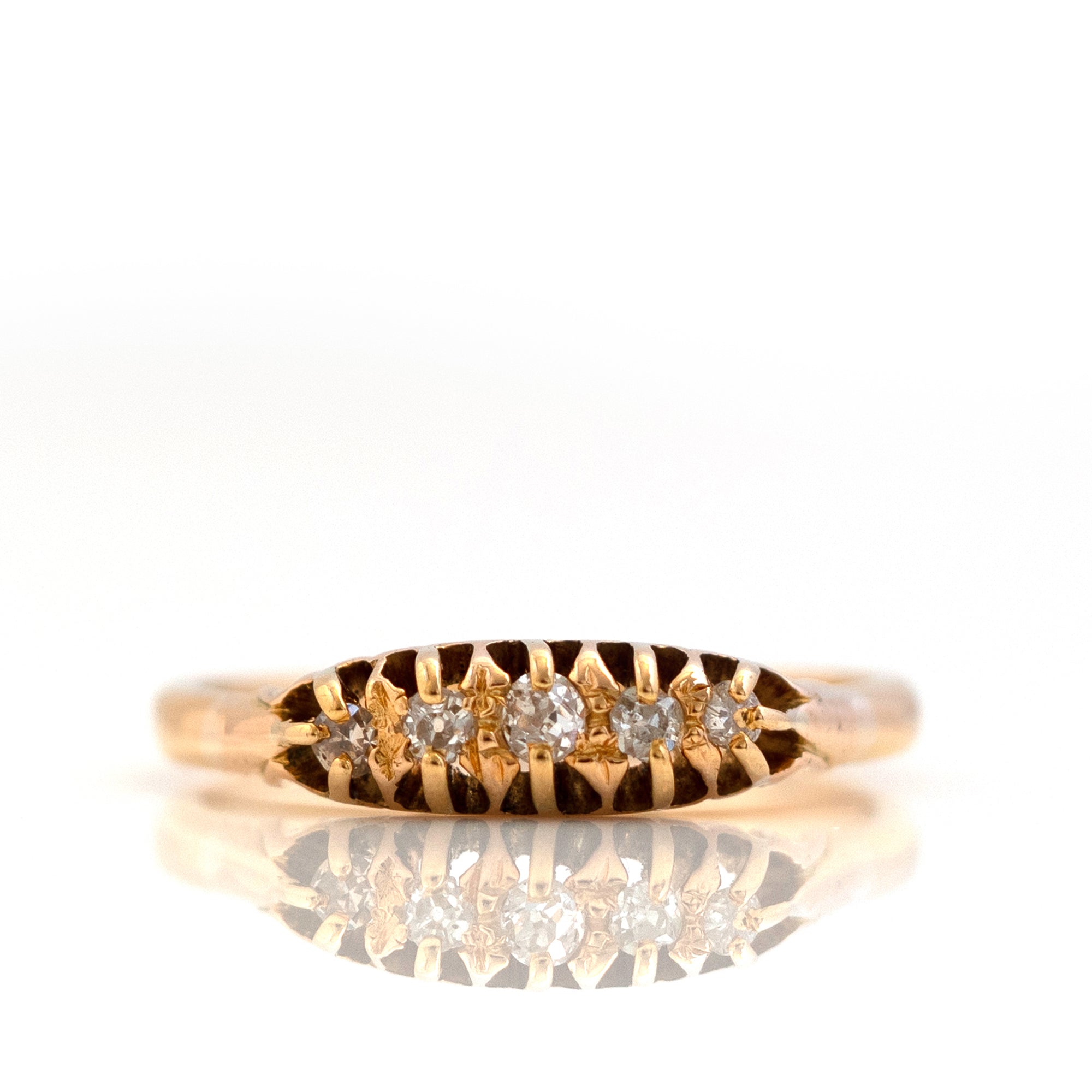 Bague victorienne antique en or 18 carats et diamants à cinq pierres, view 4