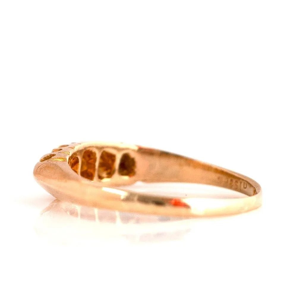 Anillo antiguo victoriano de oro de 18 quilates con cinco diamantes, view 7