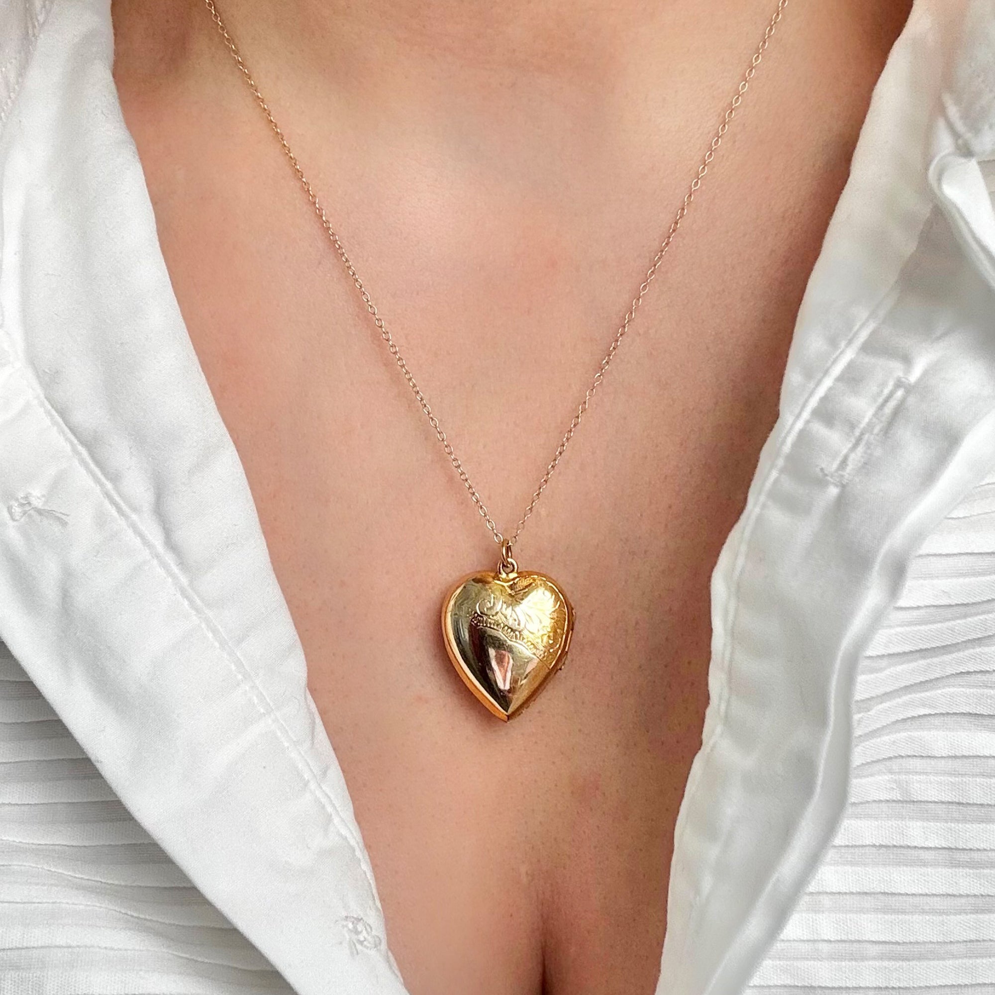 Victorian 9K Yellow Gold Engraved Heart Antique Locket Necklace, view 4