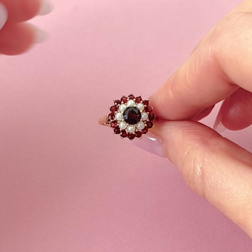 Vintage 1975 Garnet Pearl 9ct Gold Cocktail Ring