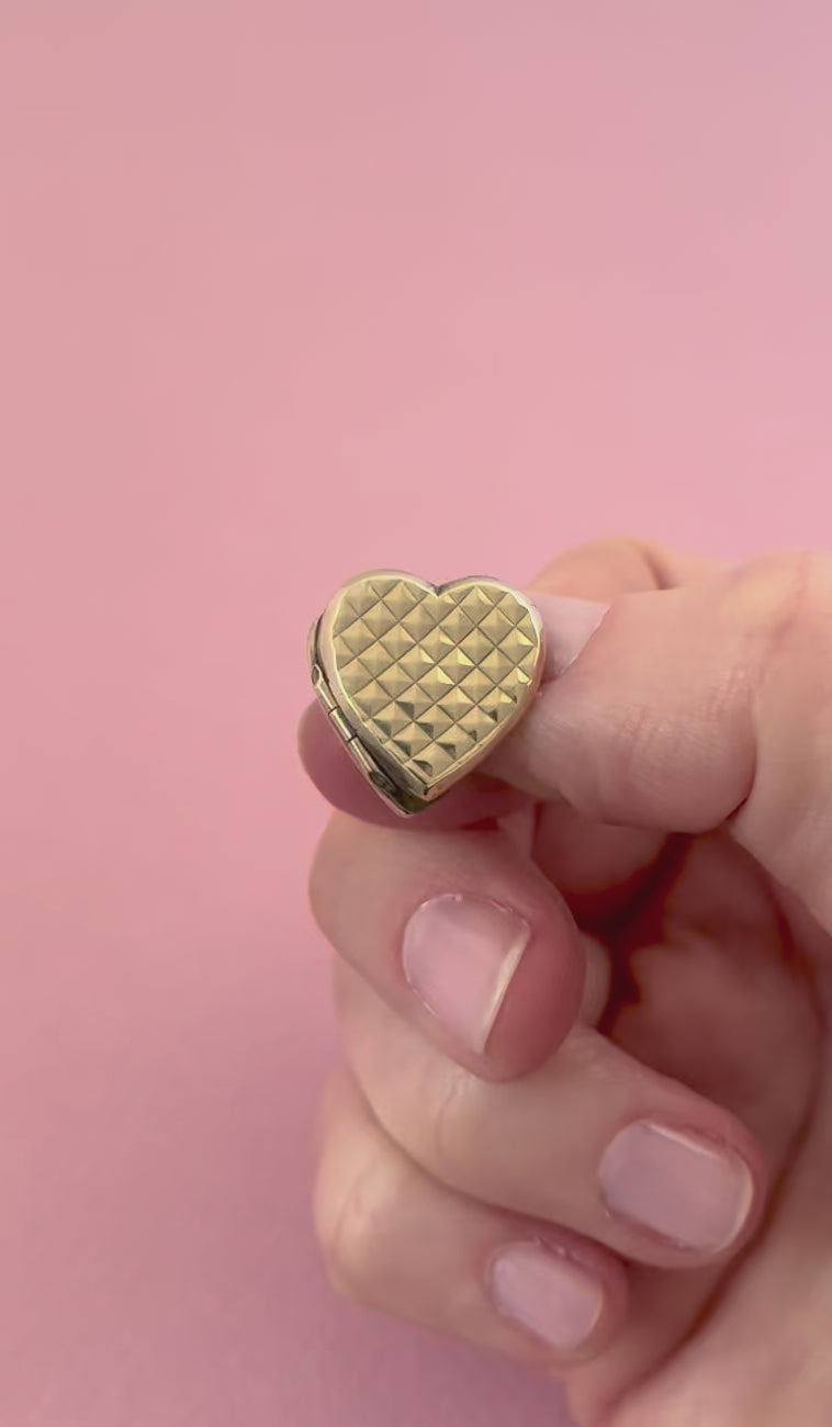 Collar de oro de 9 quilates con medallón de corazón, estilo vintage de los años 40, video