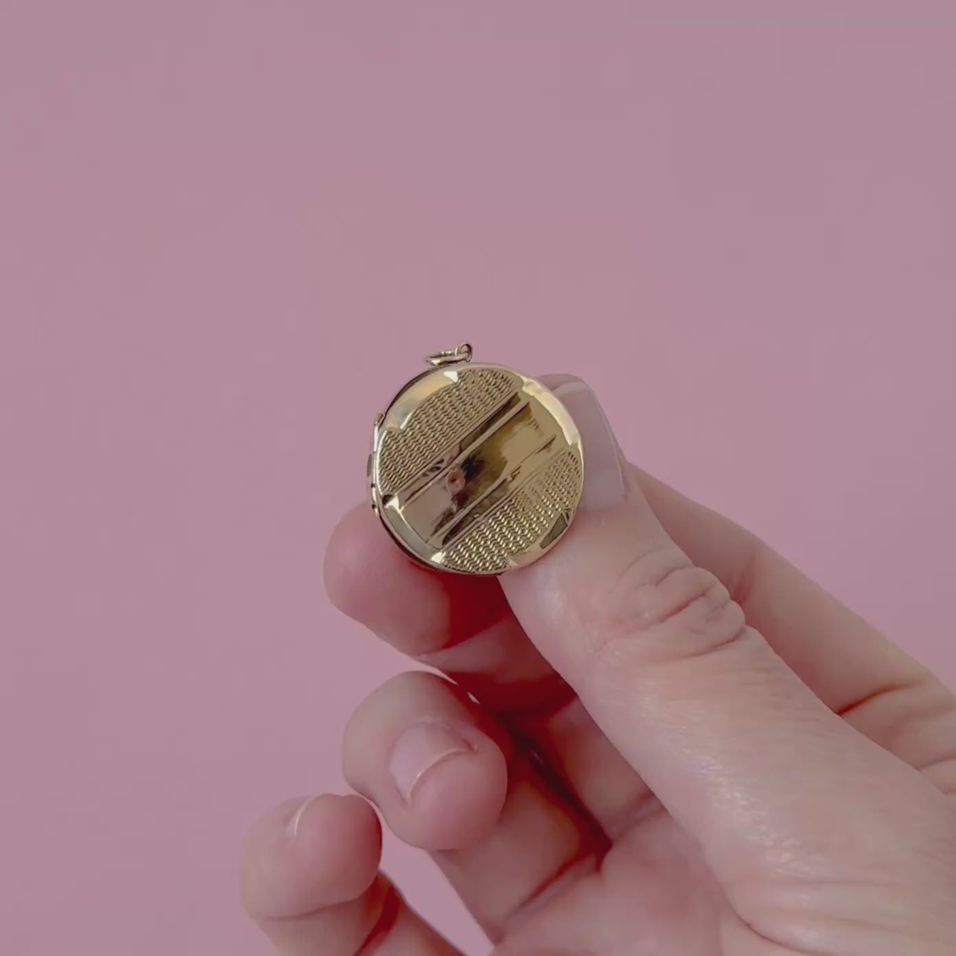 Victorian 9K Gold Engine-Turned Round Antique Locket Necklace, video