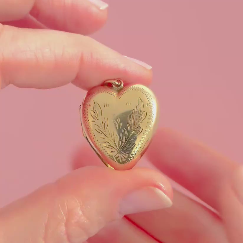 Collar antiguo victoriano con relicario de corazón de oro de 9 quilates, video