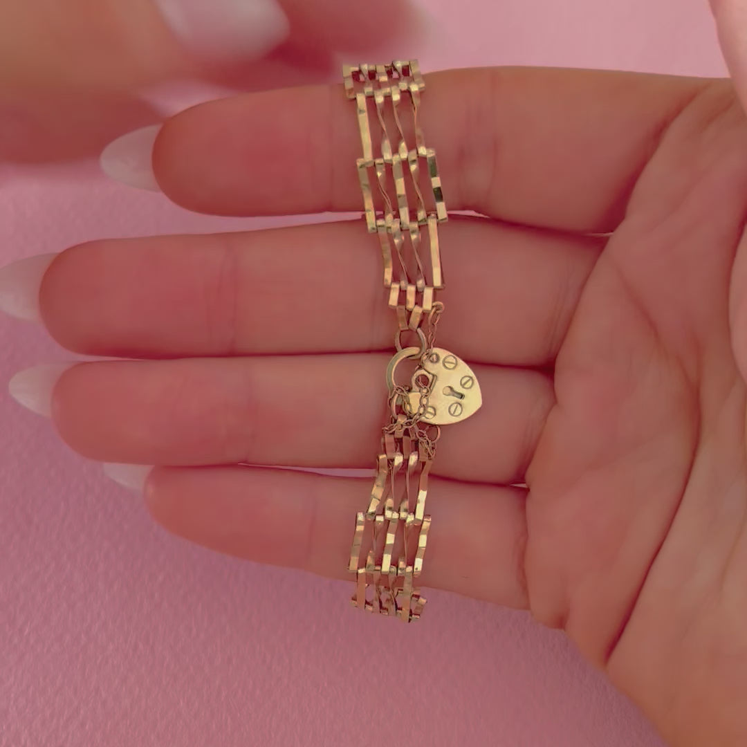 Vintage 1970s 9ct Gold Chain Gate Bracelet, video