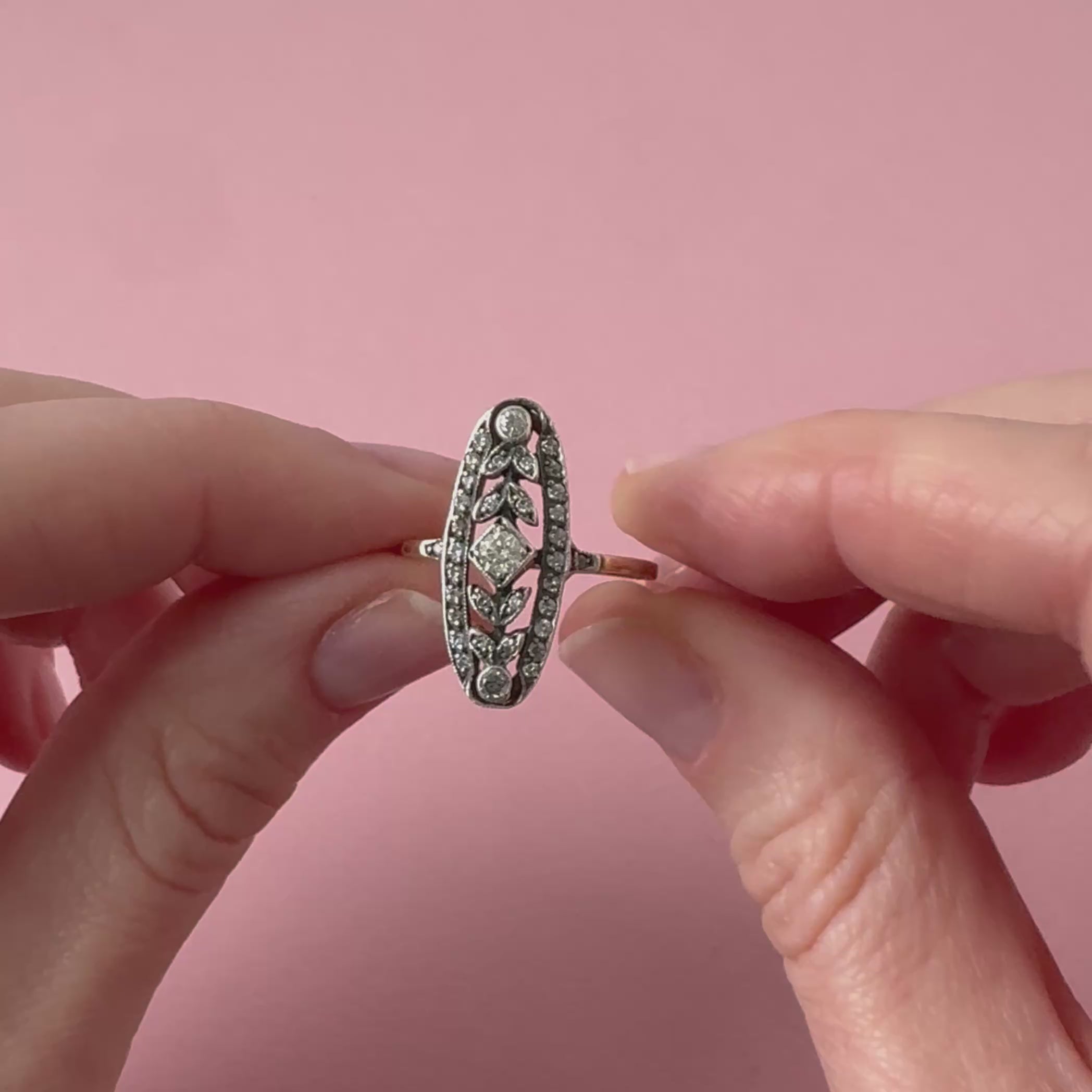 Anillo antiguo de platino y oro de 18 quilates con diamantes de la época eduardiana, video