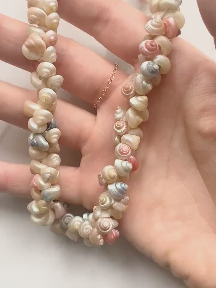 Collier coquillage pastel victorien antique