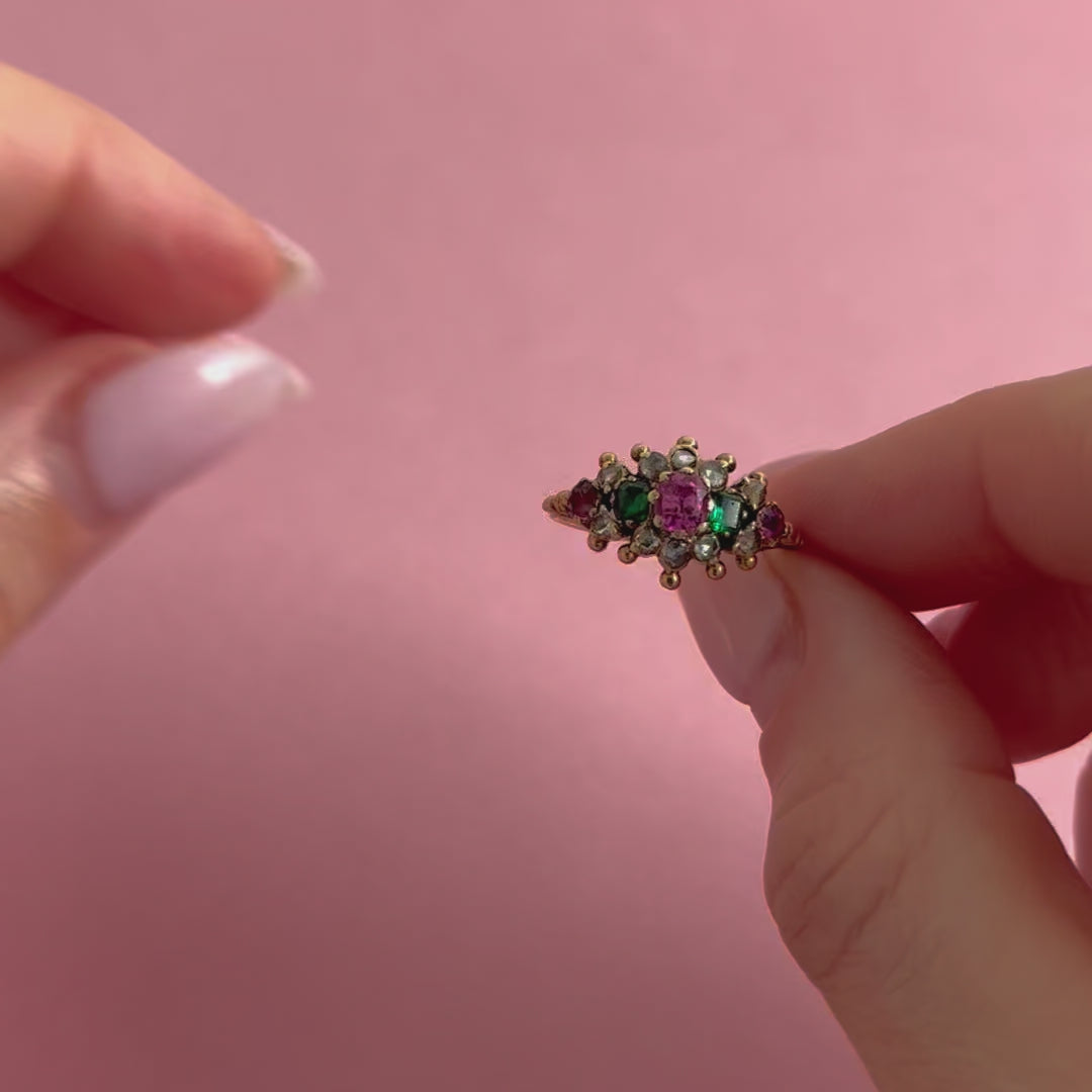 Anillo Antiguo Regencia de Oro 18ct con Esmeralda, Rubí y Diamantes, video