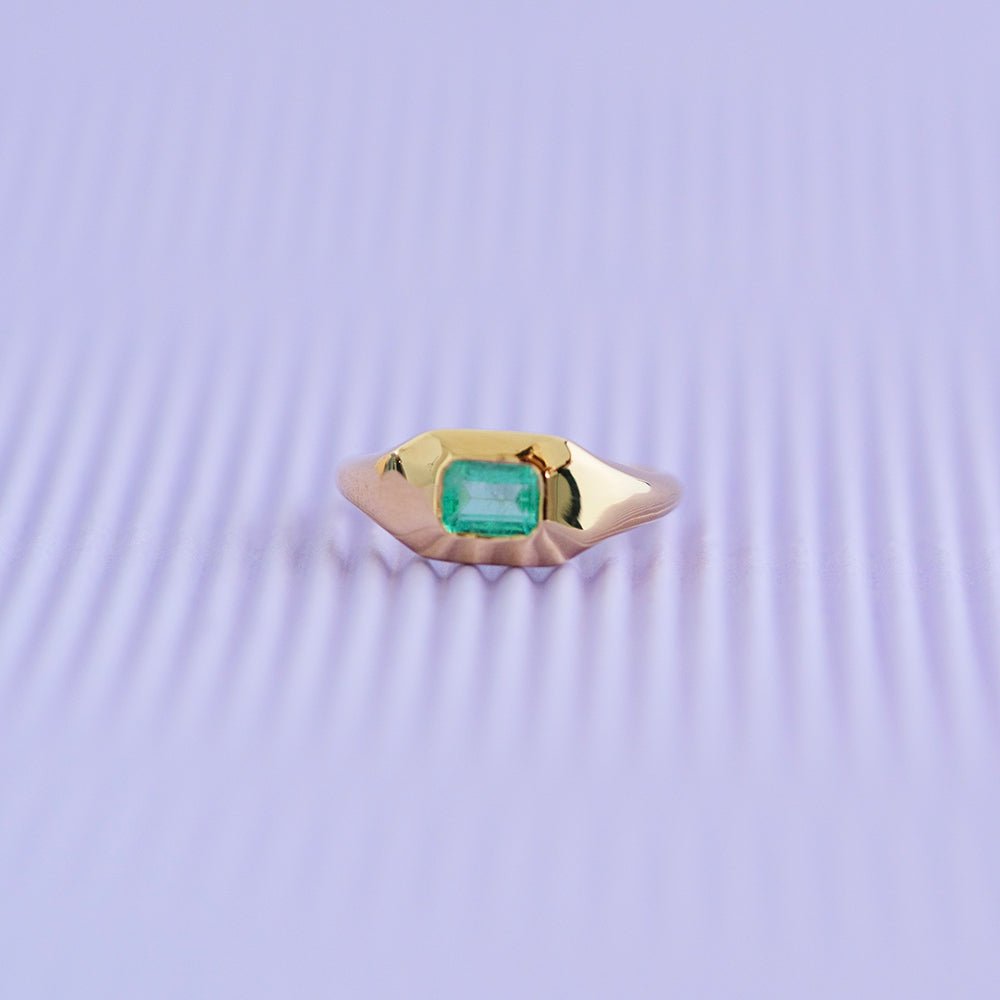 Ada 0.40 Carat Emerald 18K Gold Signet Pinky Ring, view 5