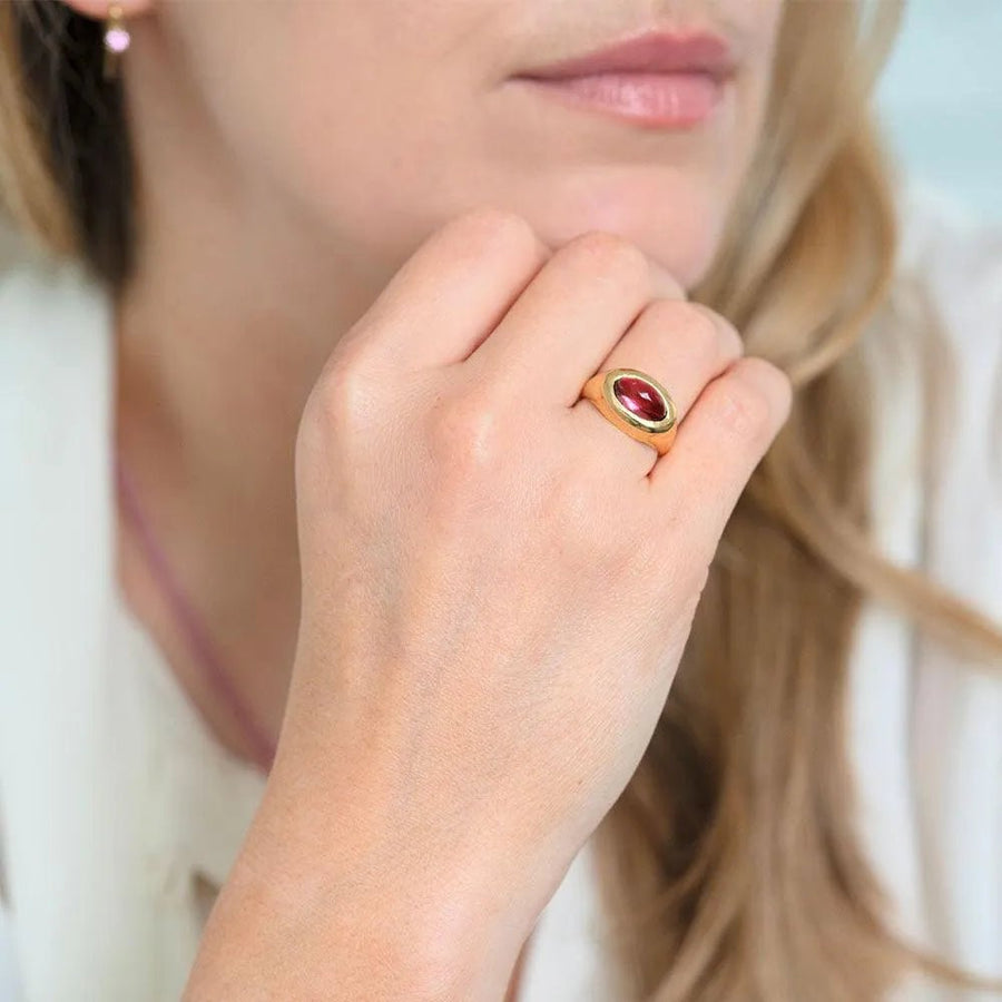 Signet 18ct Gold Cabochon Tourmaline Ring