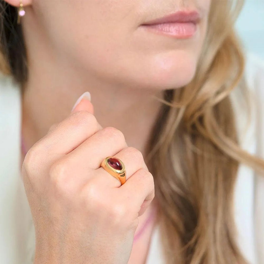 Signet 18ct Gold Cabochon Tourmaline Ring