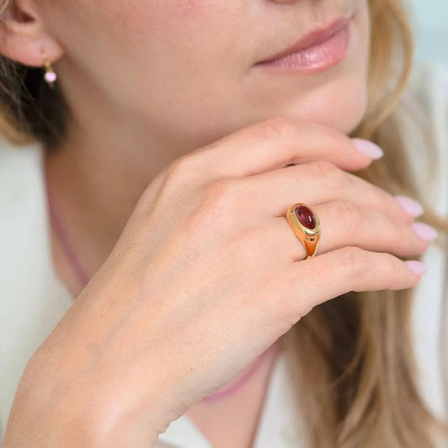 Signet 18ct Gold Cabochon Tourmaline Ring