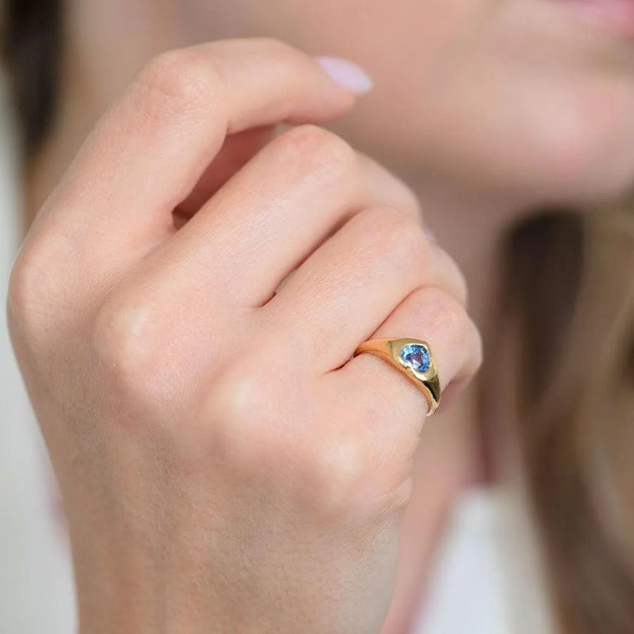Signet 18ct Sapphire Heart Pinky Ring