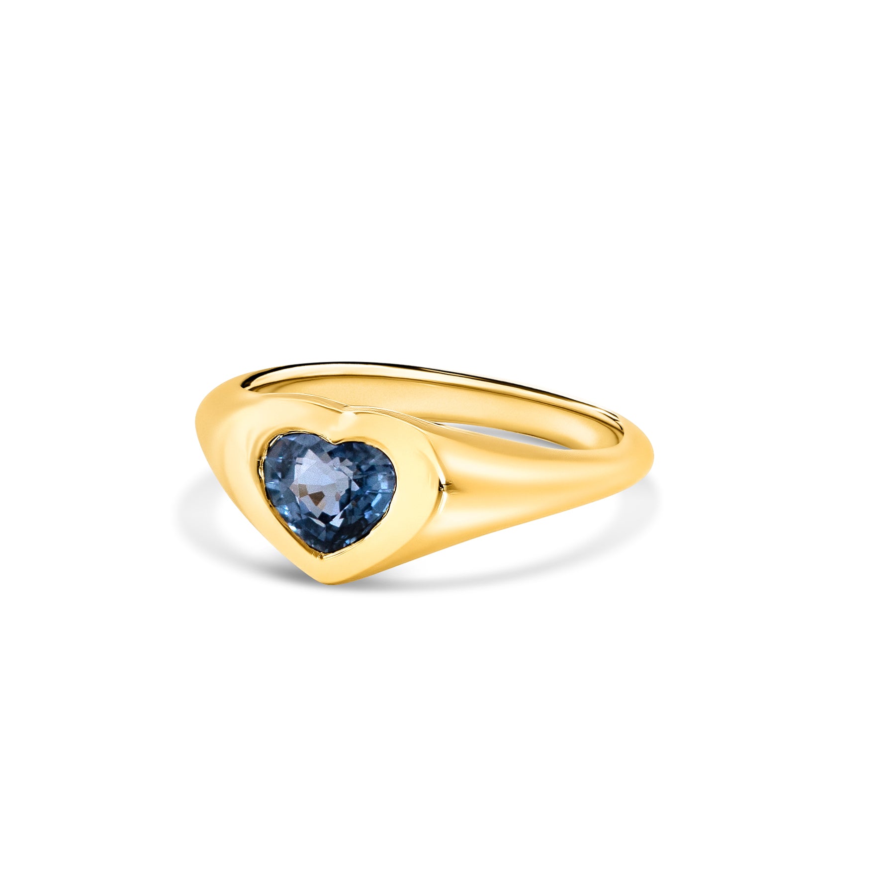 Ada 0.76 Carat Heart Sapphire 18K Gold Signet Pinky Ring