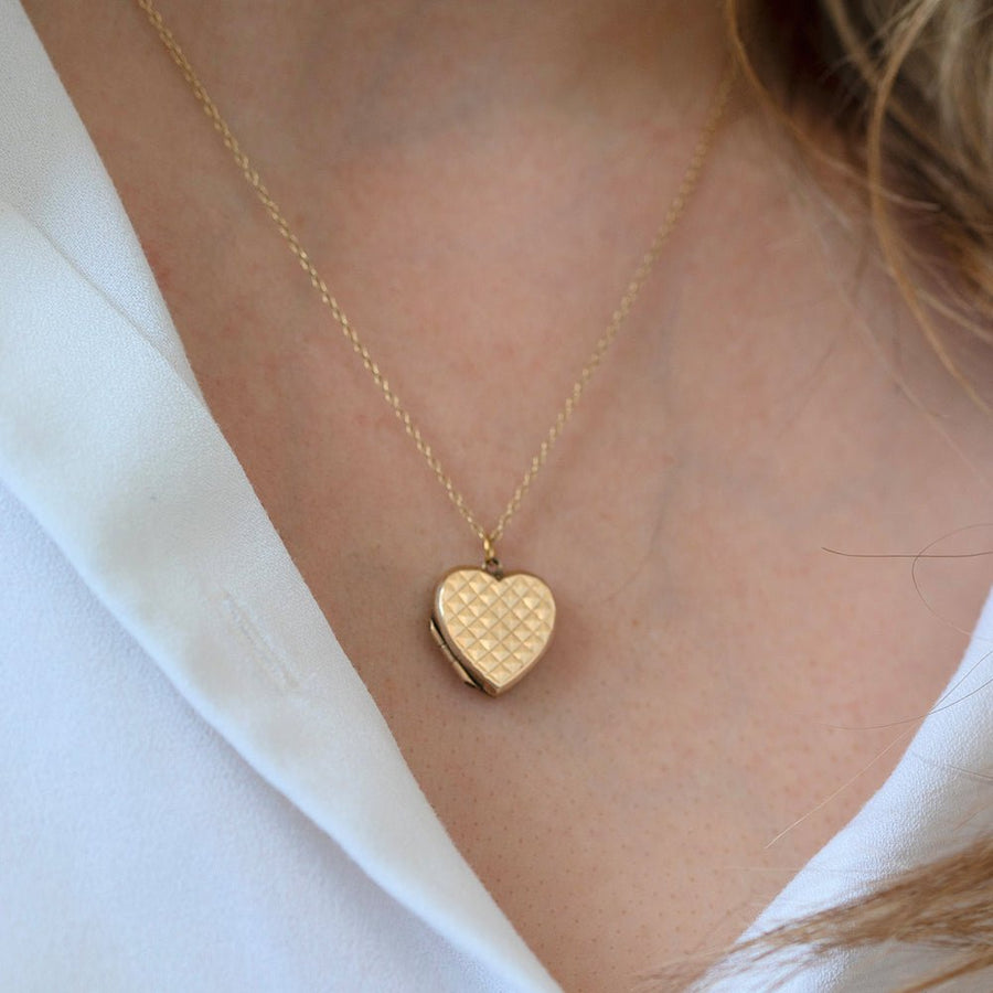Vintage 1940s 9ct Gold Heart Locket Necklace