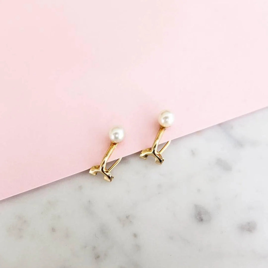 Vintage 1950s White Pearl 9ct Gold Clip Earrings