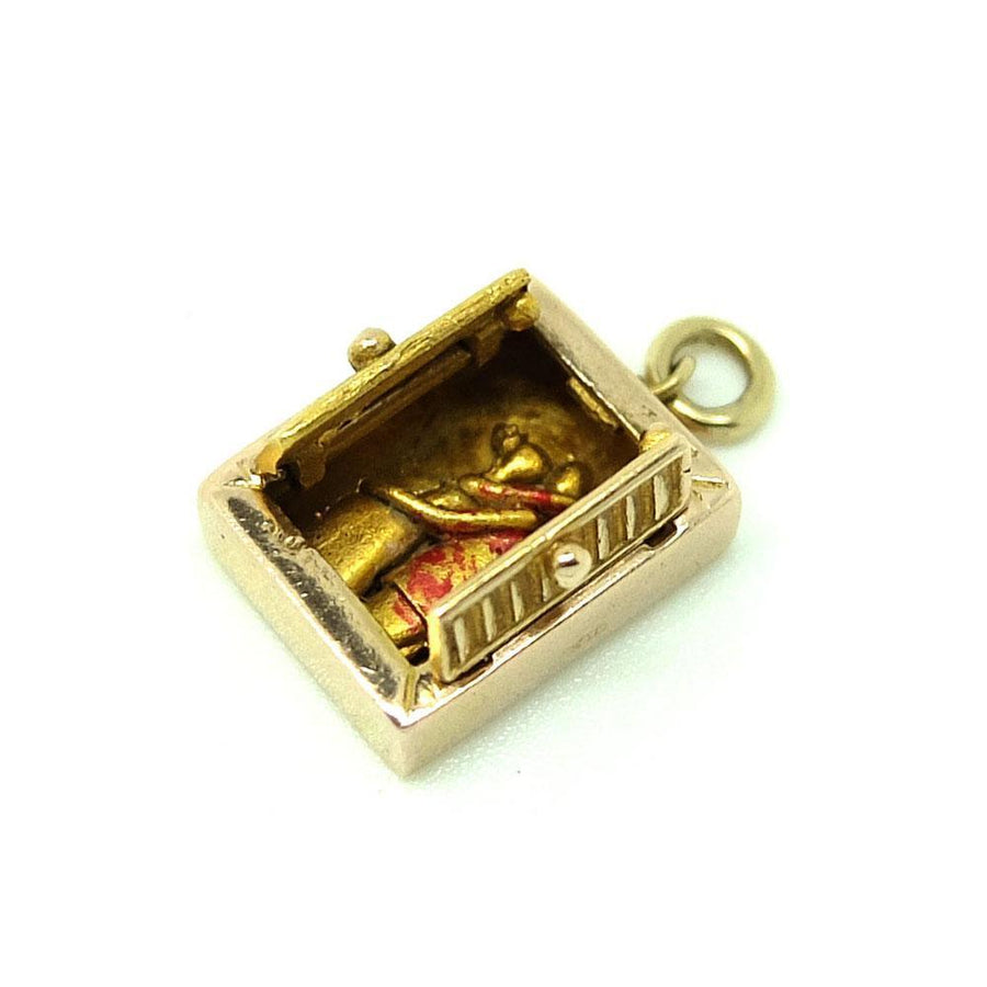 Vintage 1952 Kissing Couple 9ct Gold Charm Necklace