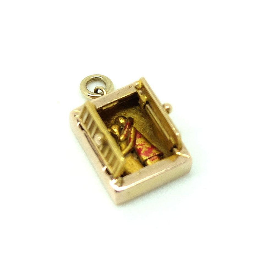 Vintage 1952 Kissing Couple 9ct Gold Charm Necklace
