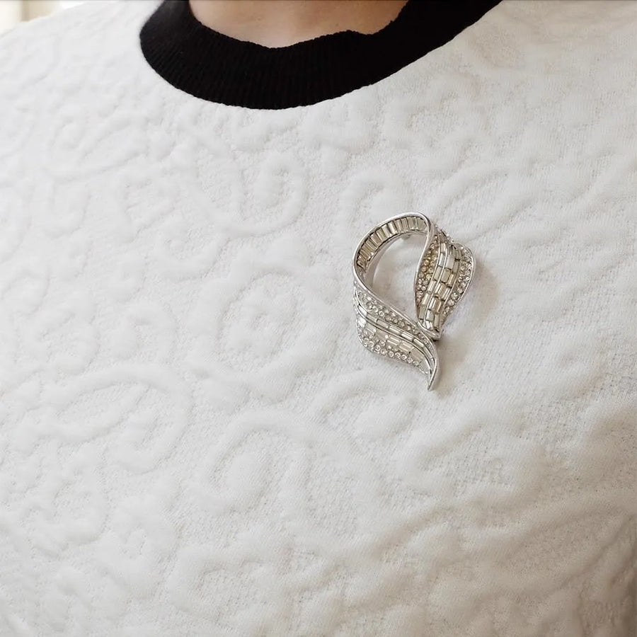 Vintage 1960's Diamante Scroll Brooch - Mayveda Jewelry