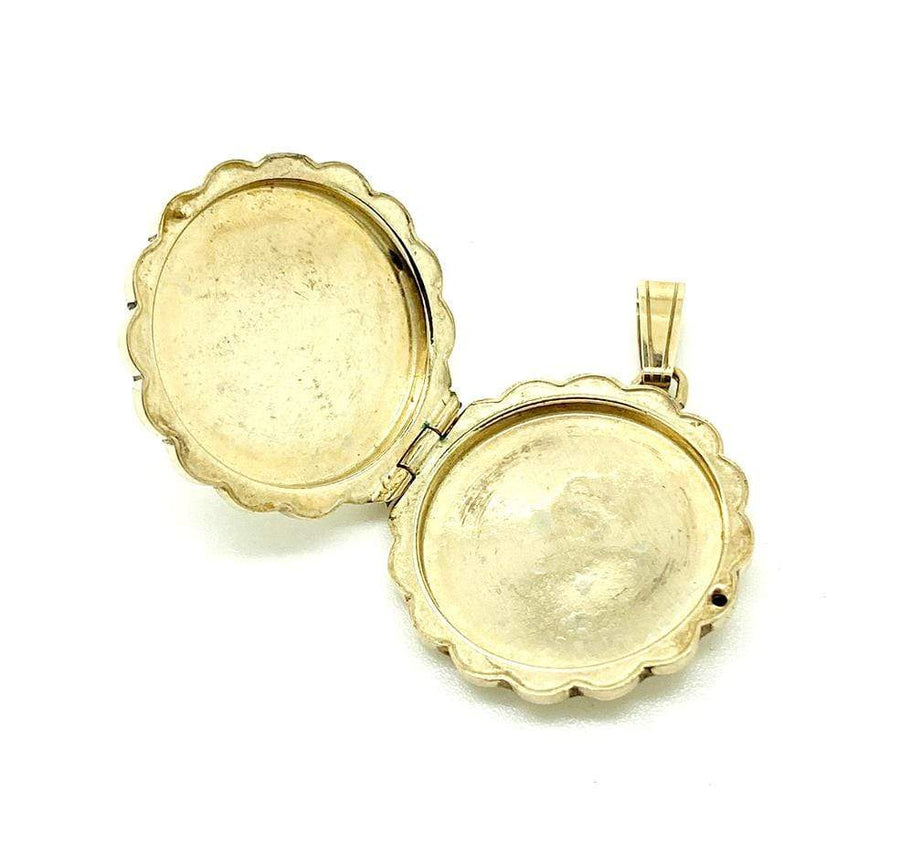 1960s Necklace Vintage 1968 9ct Gold Scalloped Round Locket Necklace