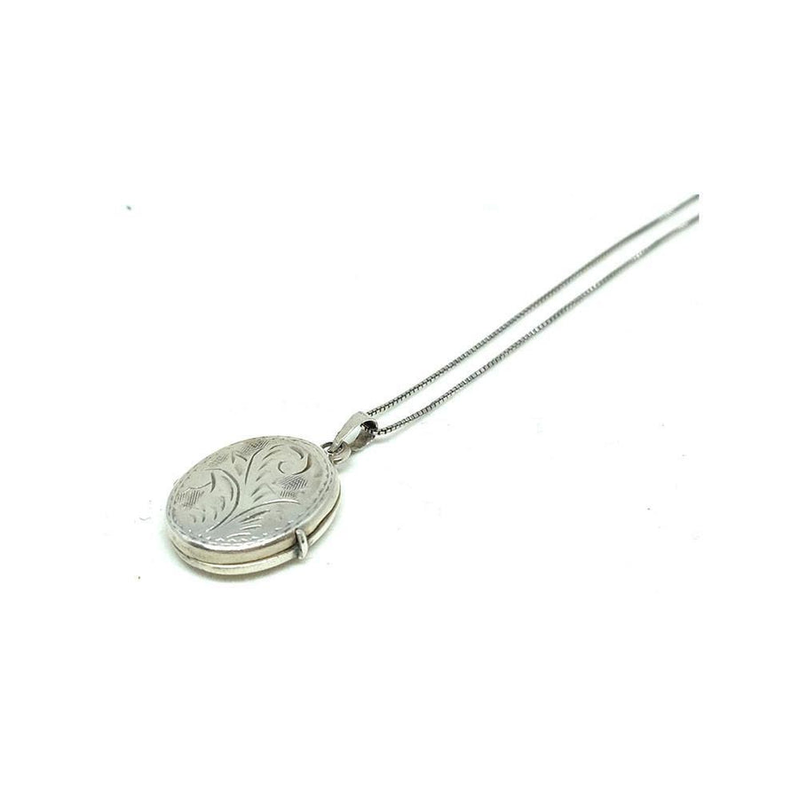Vintage 1970s Engraved Ornate Oval Silver Locket Necklace