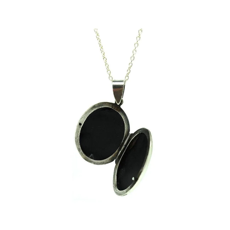 Vintage 1970s Silver Engraved Locket Necklace - Mayveda Jewelry