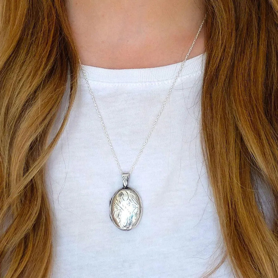 Vintage 1970s Silver Engraved Locket Necklace - Mayveda Jewelry
