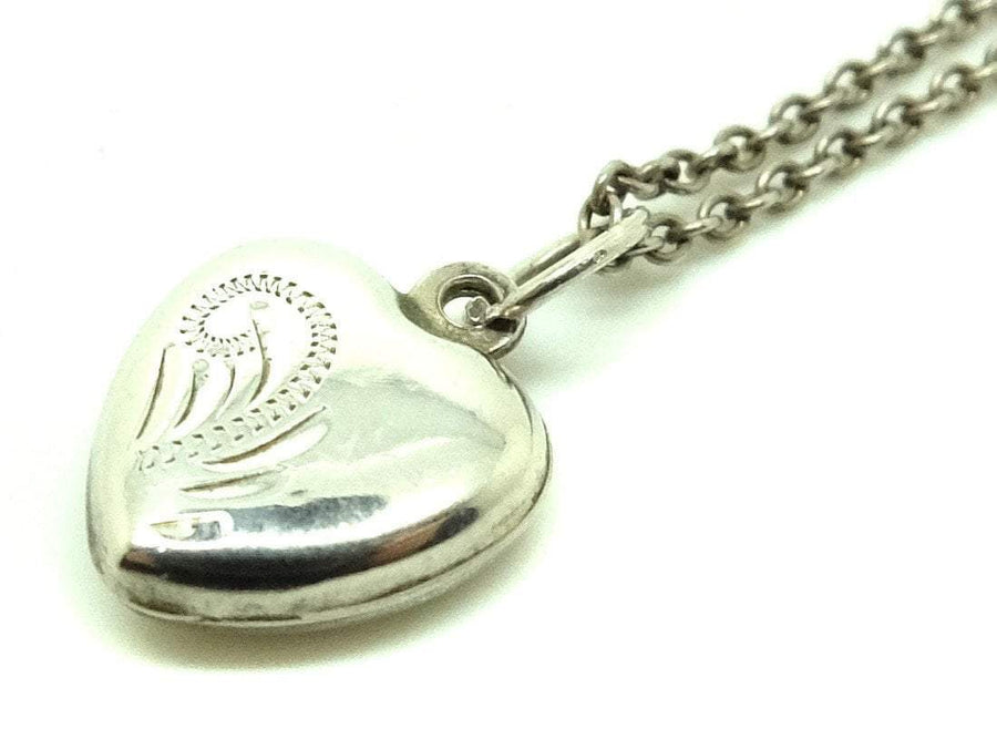 Vintage 1970s Tiny Silver Heart Pendant