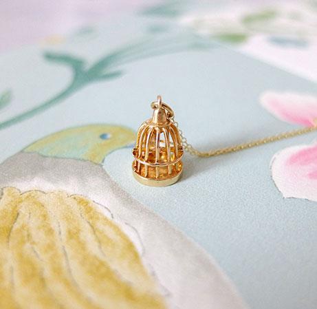 Vintage 1972 9ct Yellow Gold Birdcage Charm Necklace