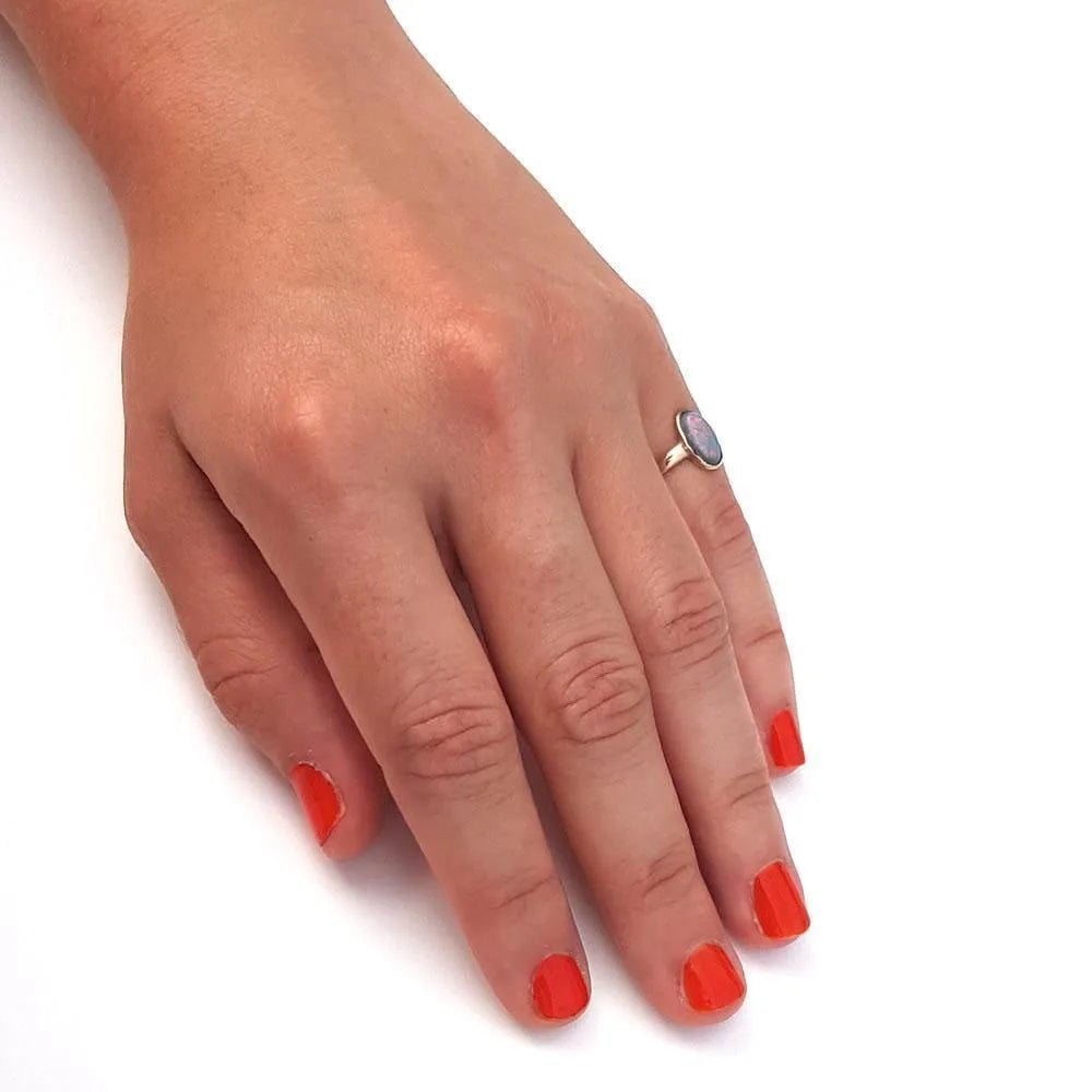 Anillo de dedo meñique de 9 quilates con ópalo de oro rosa de 9 quilates de estilo eduardiano antiguo, view 2