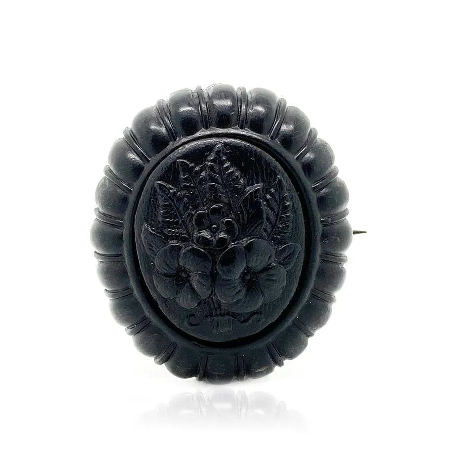 Antiguo broche de luto victoriano de cuerno prensado de 1880