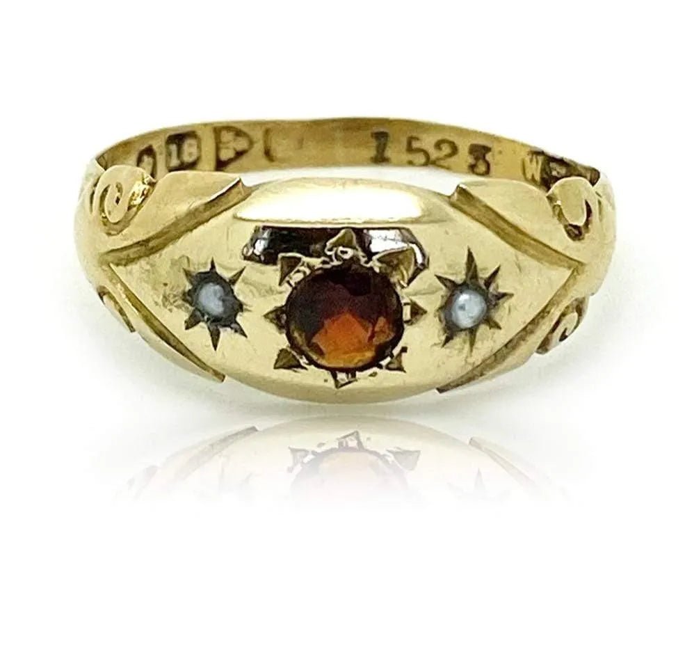Anillo victoriano antiguo de oro de 18 quilates con granate y perla