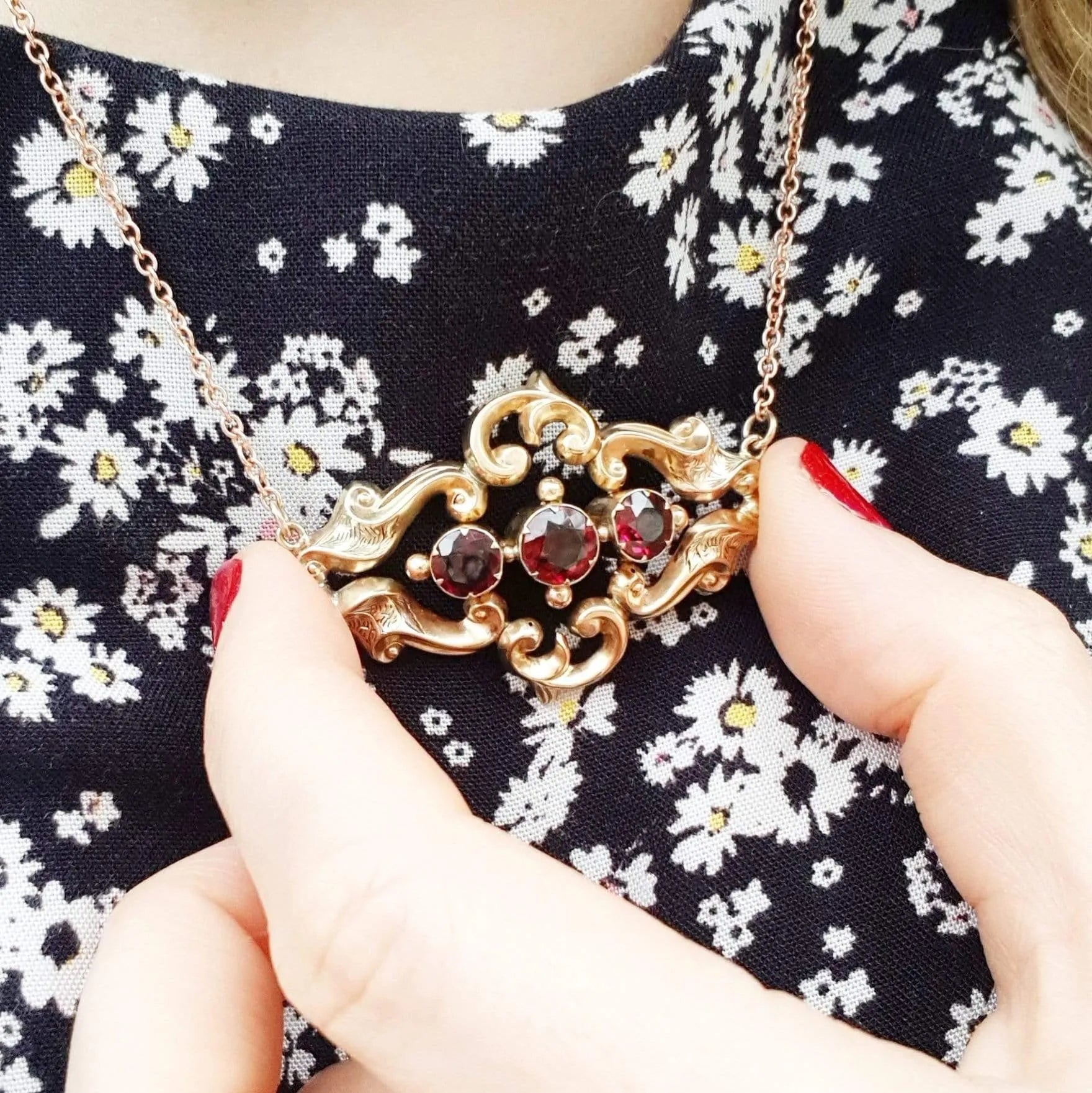 Antique Victorian 9ct Gold Garnet Necklace, view 6