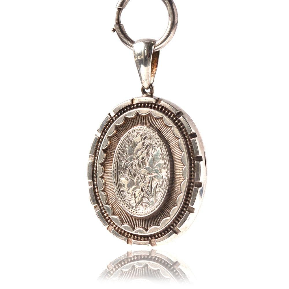 Collier médaillon en argent victorien antique