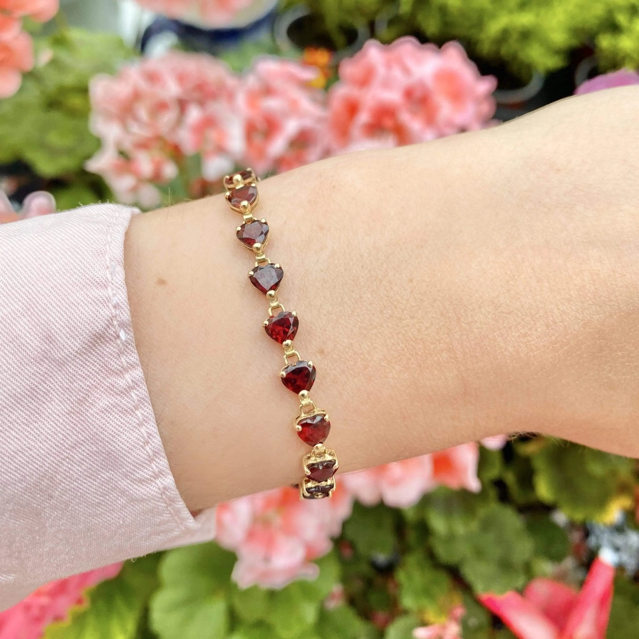Garnet 9ct Gold Gemstone Heart Bracelet, view 6