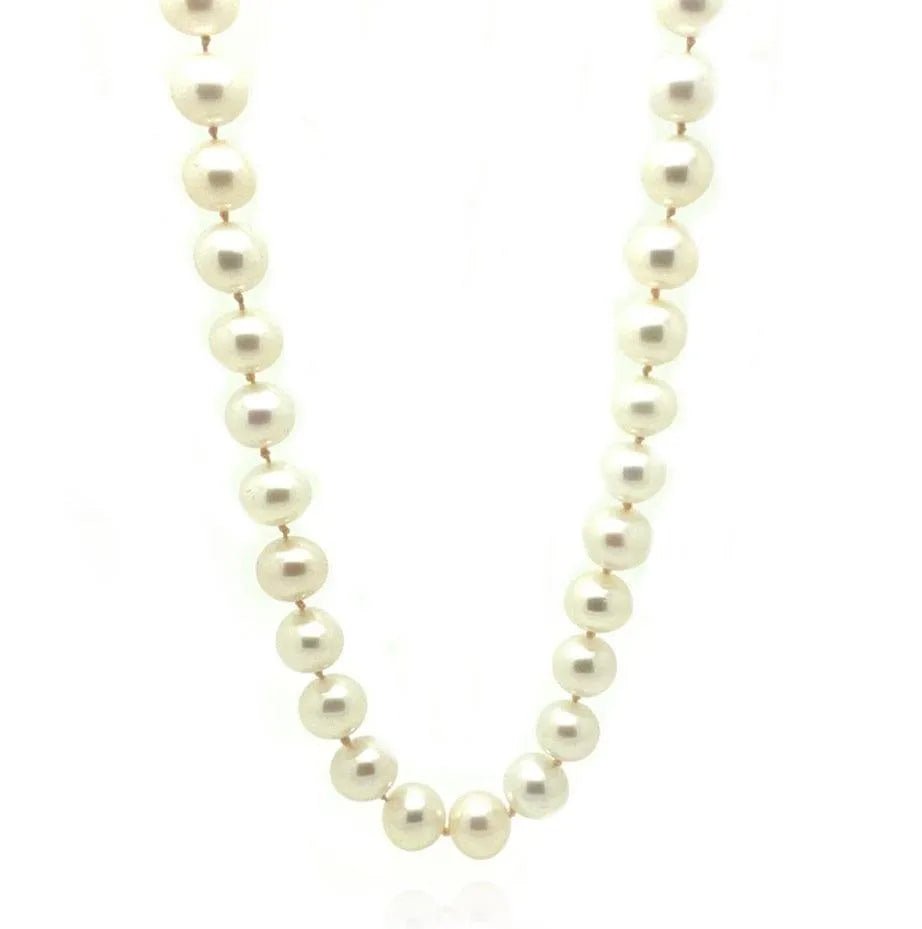 Collar de perlas de agua dulce redondas anudadas hechas a mano