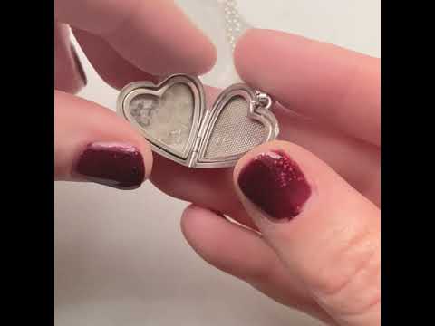 Vintage 1960s Heart Flower Silver Locket Necklace
