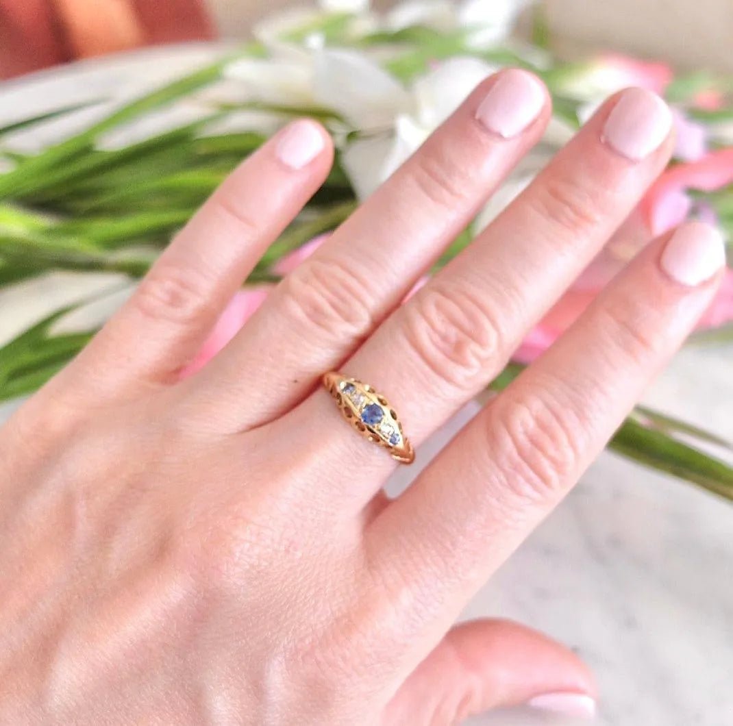 Antique Edwardian 1906 18ct Gold Ceylon Sapphire Ring, view 6