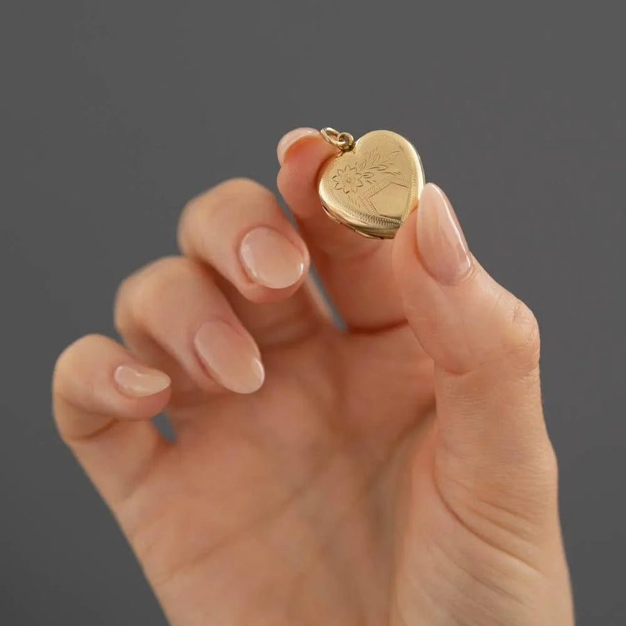 Vintage 1930s 9ct Gold Heart Locket Necklace