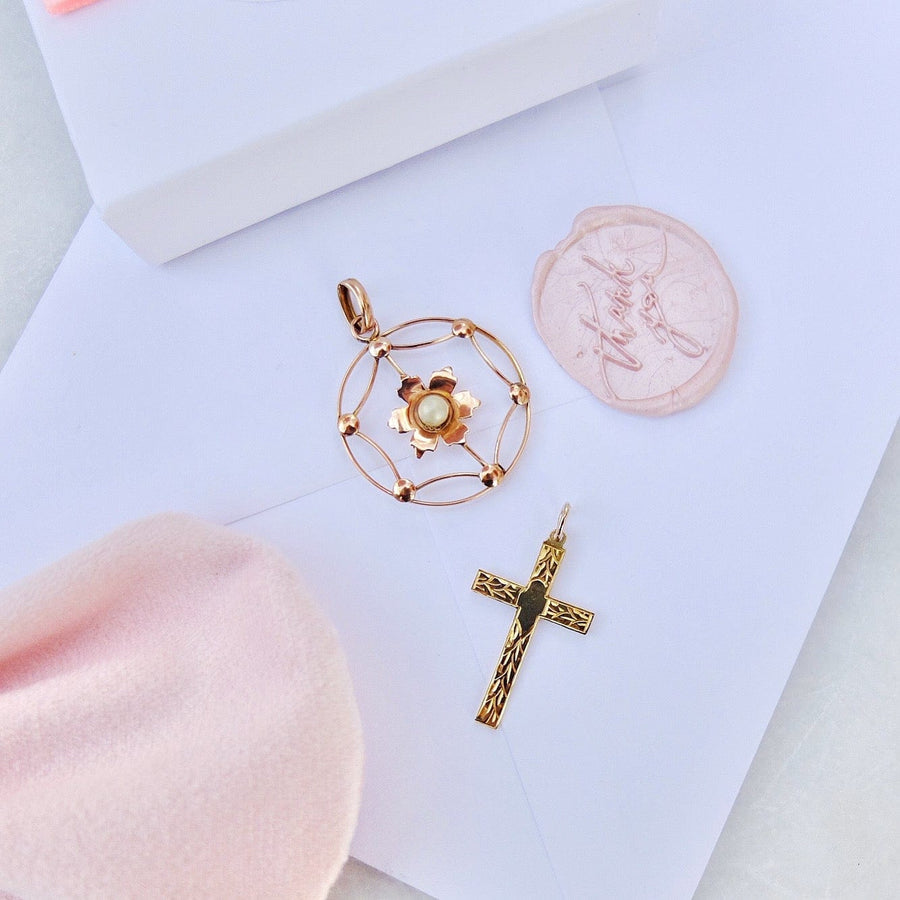 Vintage 1950s 9ct Gold Christian Cross Necklace