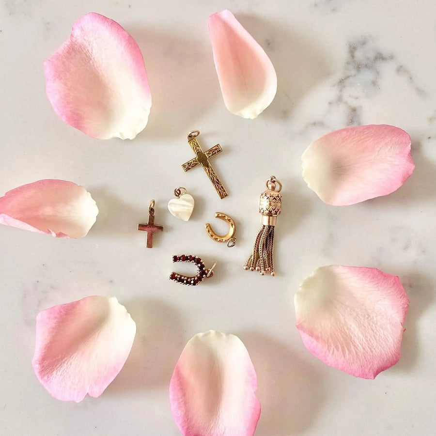 Vintage 1950s 9ct Gold Christian Cross Necklace