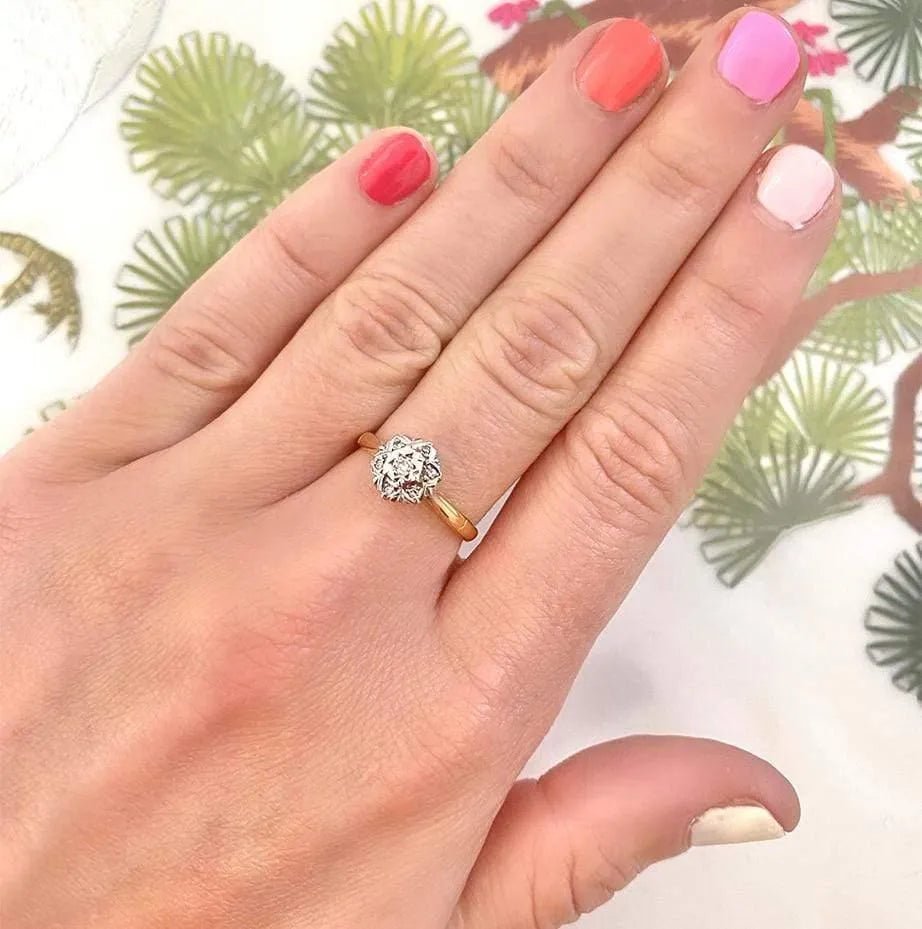 Vintage 1991 Diamond Star 18ct Gold Ring, view 2