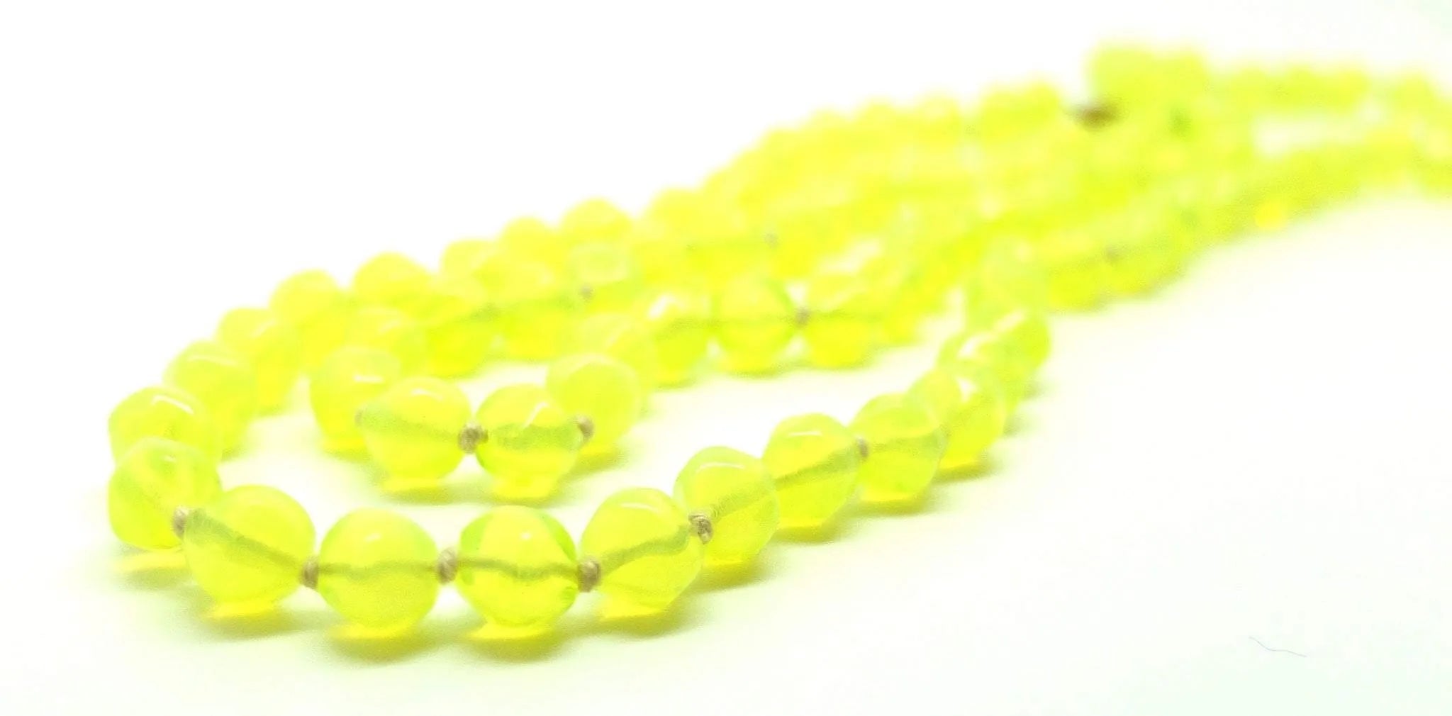 Vintage Art Deco 1920s Uranium Vaseline Glass Necklace, view 4