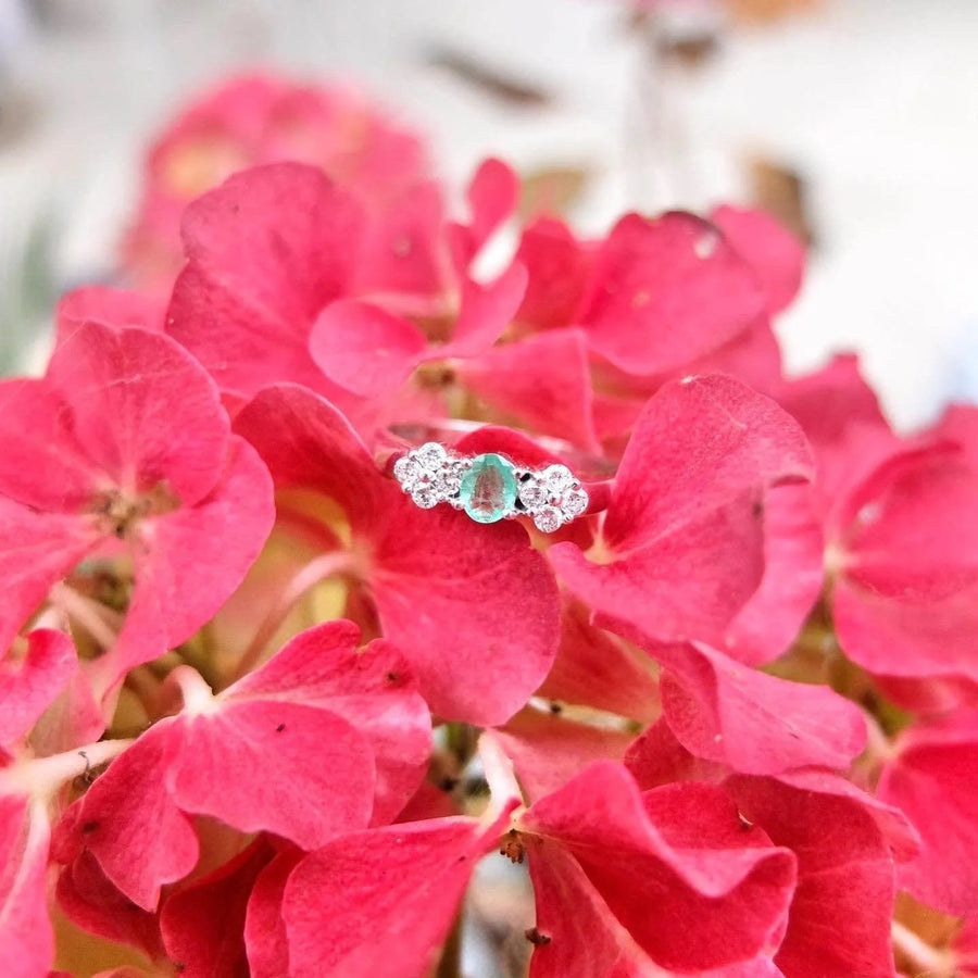 Vintage Emerald Diamond 18ct White Gold ring